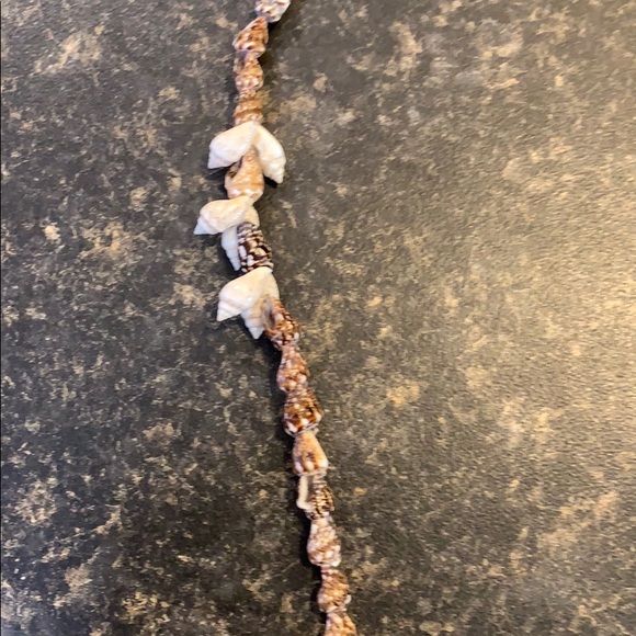 Shell necklace - Picture 5 of 5